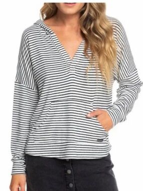 Roxy‎ sweater